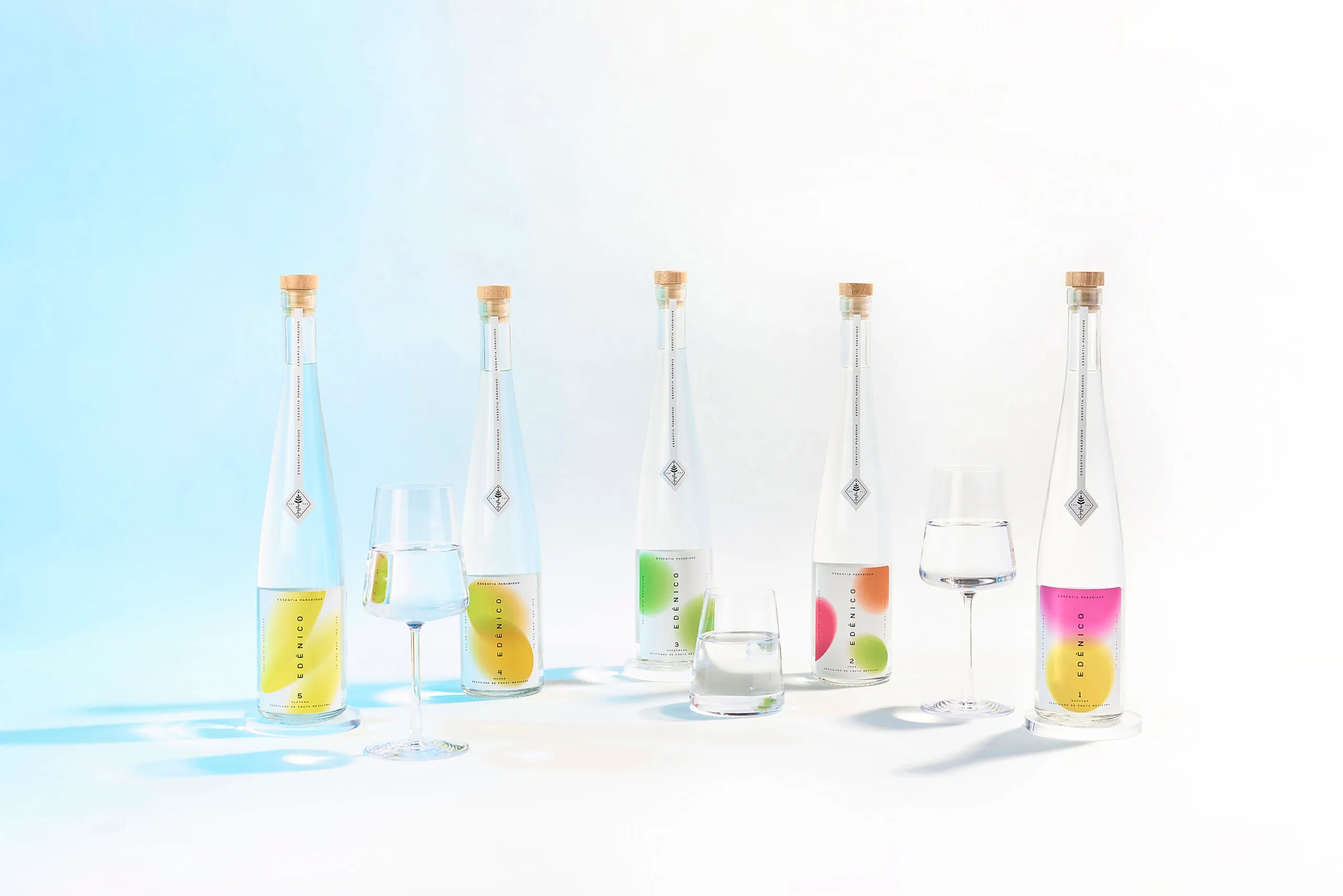 色彩明亮的開胃酒包裝設(shè)計欣賞(圖1) 色彩明亮的開胃酒包裝設(shè)計欣賞(圖1)